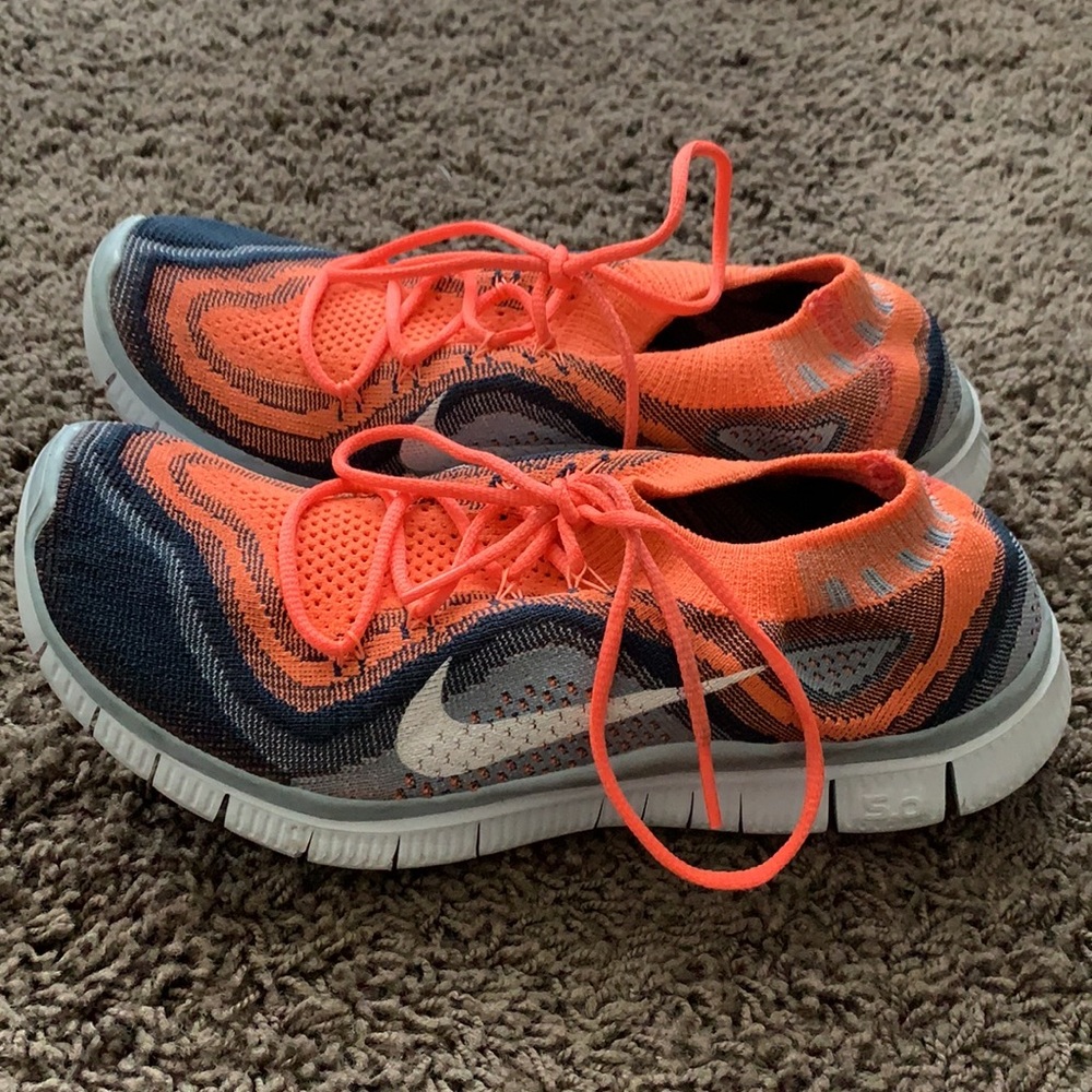 ❌LAST CHANCE❌Nike Free 5.0 size  8.5 coral